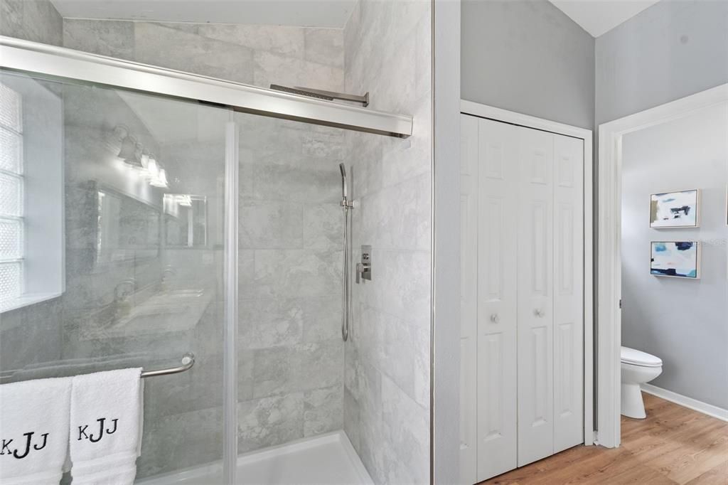 For Sale: $332,000 (3 beds, 2 baths, 1567 Square Feet)
