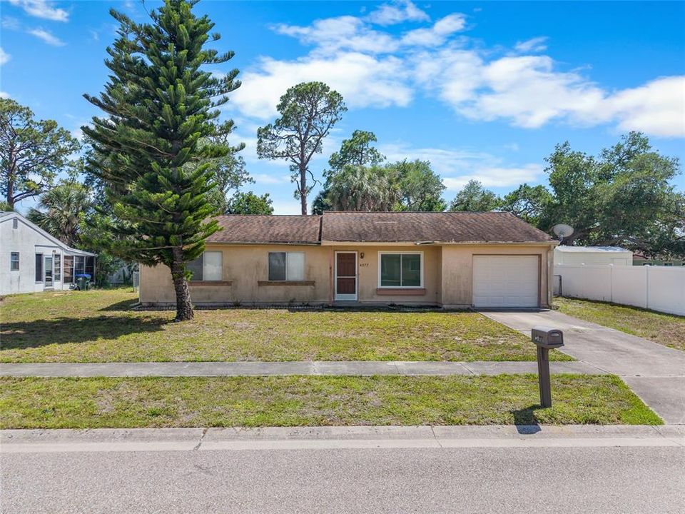 For Sale: $225,000 (2 beds, 2 baths, 1176 Square Feet)