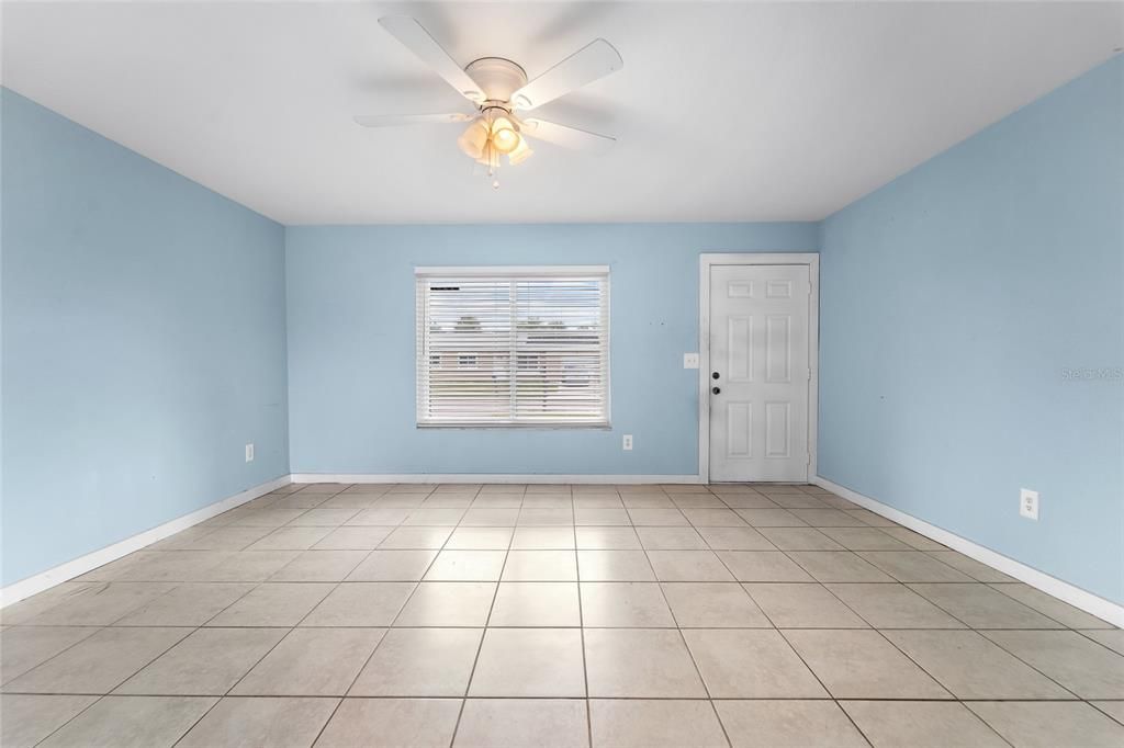 For Sale: $225,000 (2 beds, 2 baths, 1176 Square Feet)