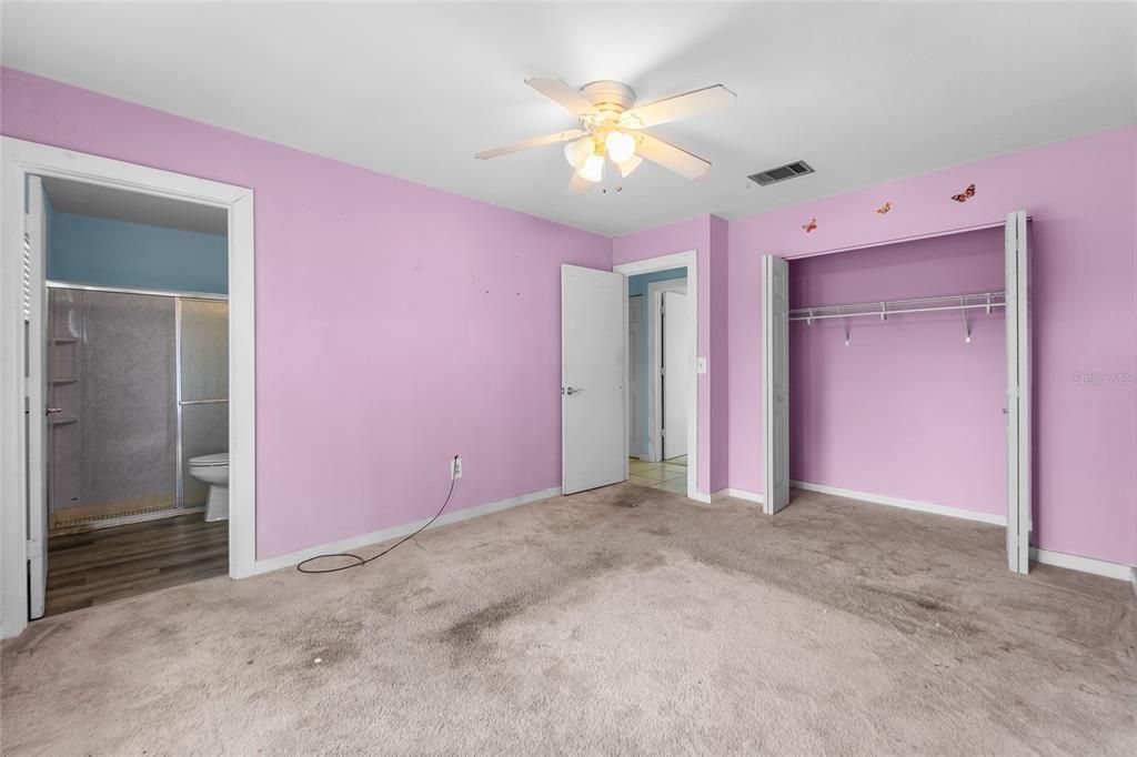 For Sale: $225,000 (2 beds, 2 baths, 1176 Square Feet)
