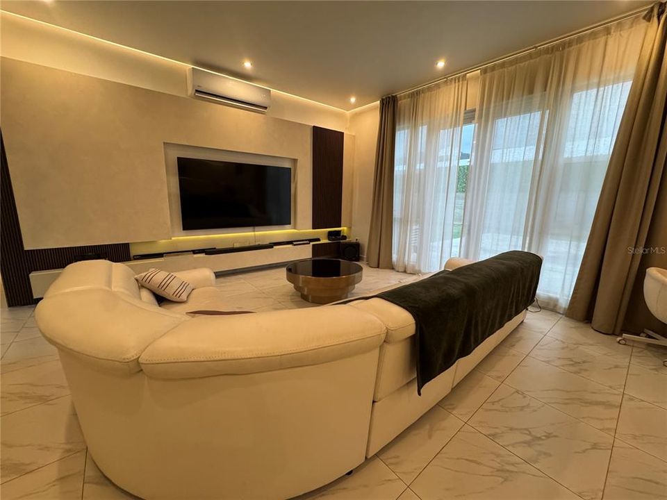 En Venta: $595,000 (3 camas, 2 baños, 1362 Pies cuadrados)