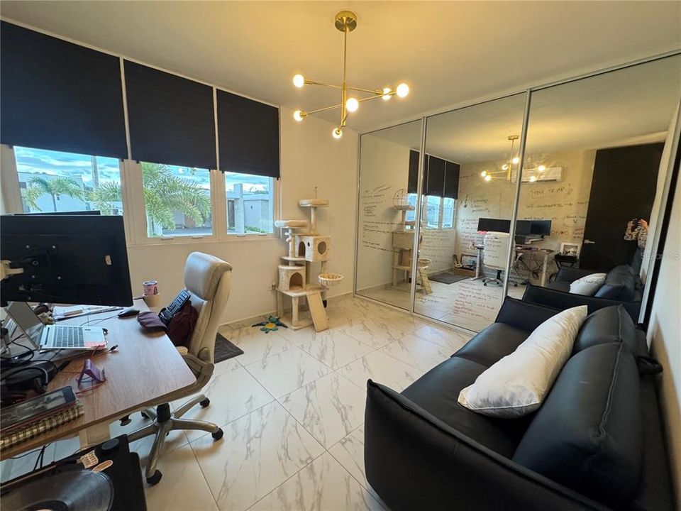 En Venta: $595,000 (3 camas, 2 baños, 1362 Pies cuadrados)