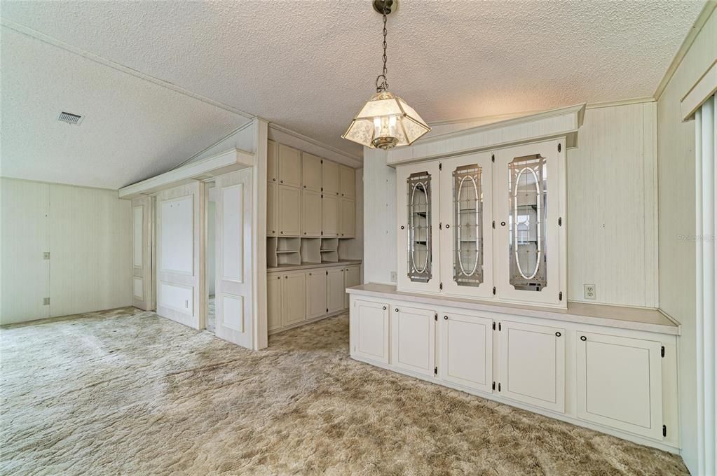 На продажу: $169,900 (2 спален, 2 ванн, 1144 Квадратных фут)