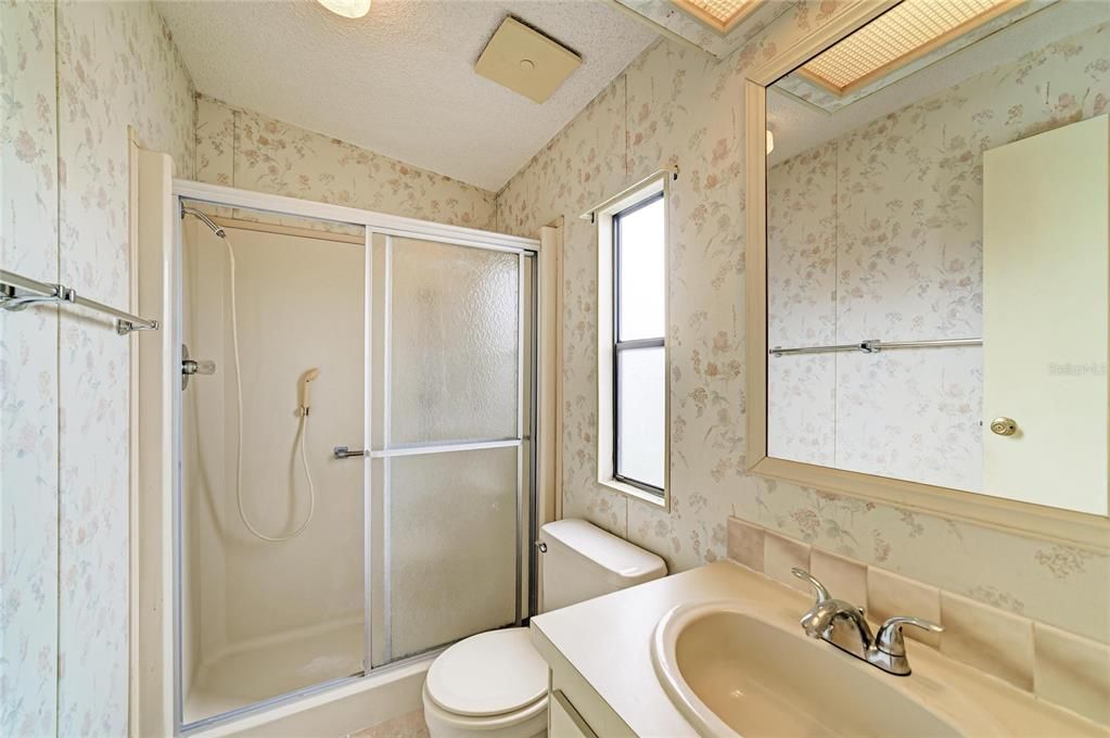 На продажу: $169,900 (2 спален, 2 ванн, 1144 Квадратных фут)