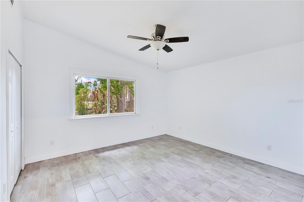 Activo con contrato: $375,000 (3 camas, 2 baños, 1475 Pies cuadrados)