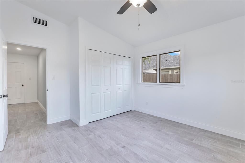 Activo con contrato: $375,000 (3 camas, 2 baños, 1475 Pies cuadrados)