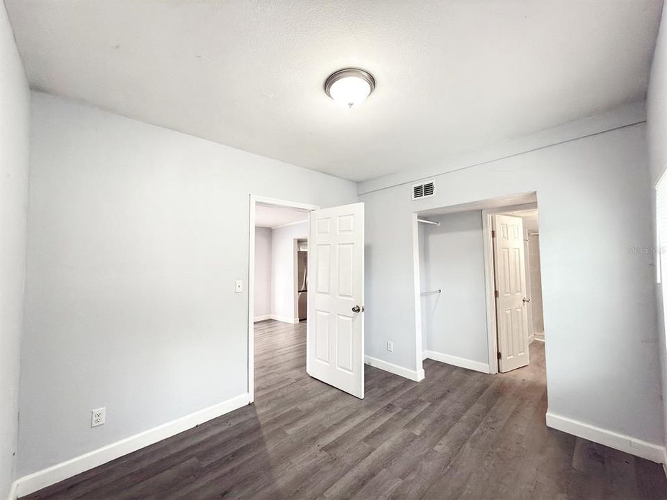 На продажу: $214,999 (2 спален, 2 ванн, 770 Квадратных фут)