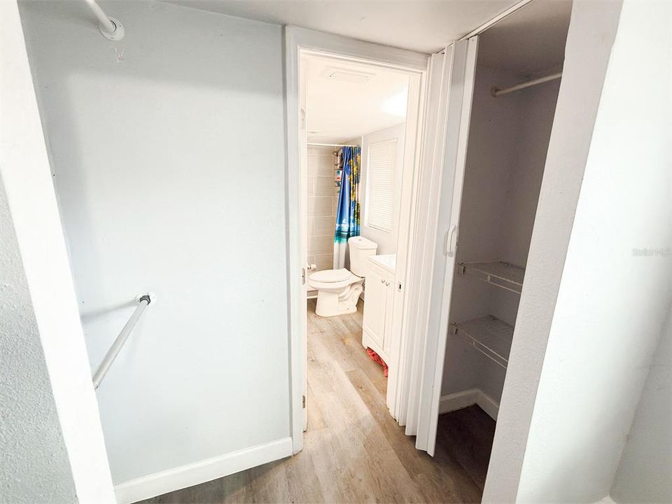 На продажу: $214,999 (2 спален, 2 ванн, 770 Квадратных фут)