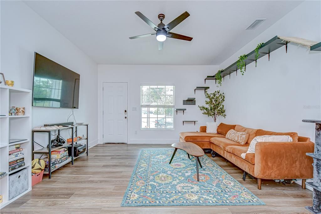 For Rent: $3,000 (3 beds, 2 baths, 1430 Square Feet)