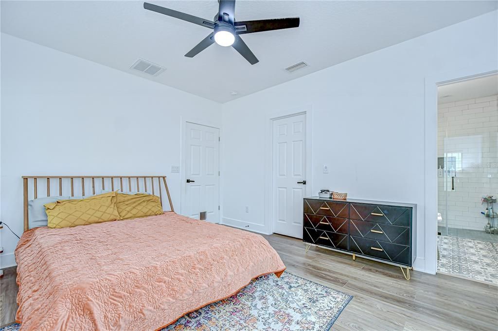 For Rent: $3,000 (3 beds, 2 baths, 1430 Square Feet)