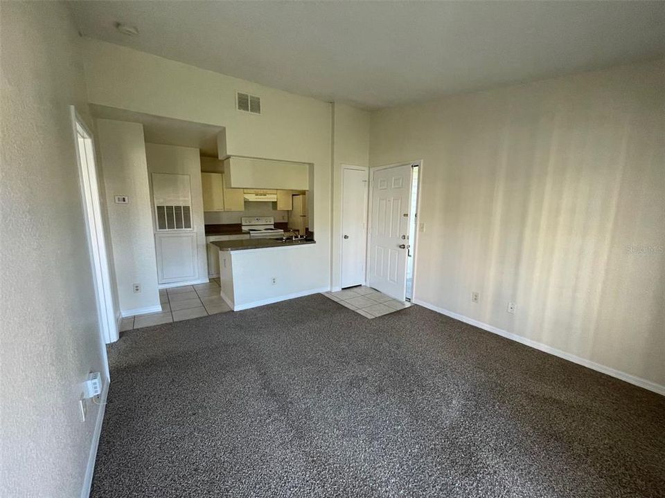 For Rent: $1,225 (1 beds, 1 baths, 583 Square Feet)