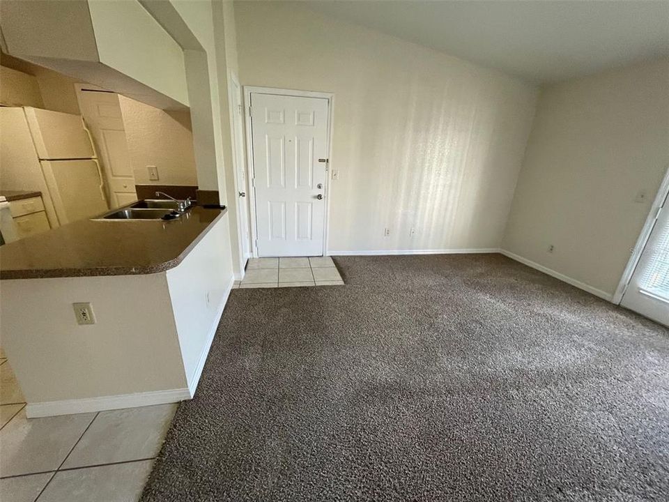 For Rent: $1,225 (1 beds, 1 baths, 583 Square Feet)