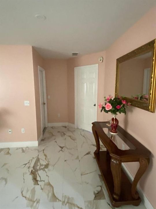 For Sale: $279,900 (3 beds, 2 baths, 1370 Square Feet)
