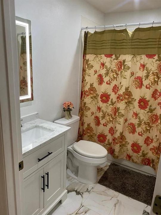 For Sale: $279,900 (3 beds, 2 baths, 1370 Square Feet)