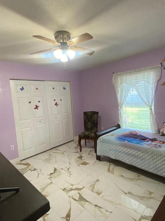 For Sale: $279,900 (3 beds, 2 baths, 1370 Square Feet)