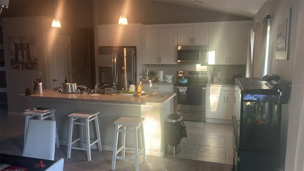 For Rent: $2,100 (2 beds, 1 baths, 1722 Square Feet)