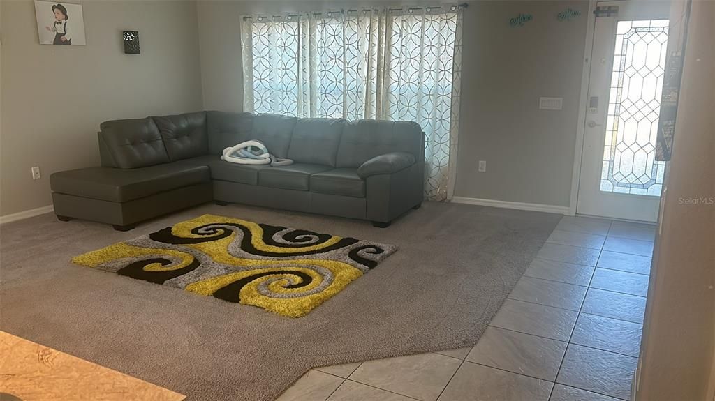 For Rent: $2,100 (2 beds, 1 baths, 1722 Square Feet)