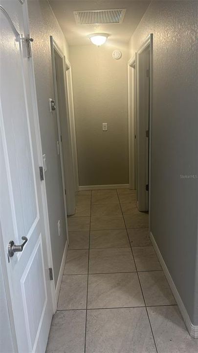 For Rent: $2,100 (2 beds, 1 baths, 1722 Square Feet)