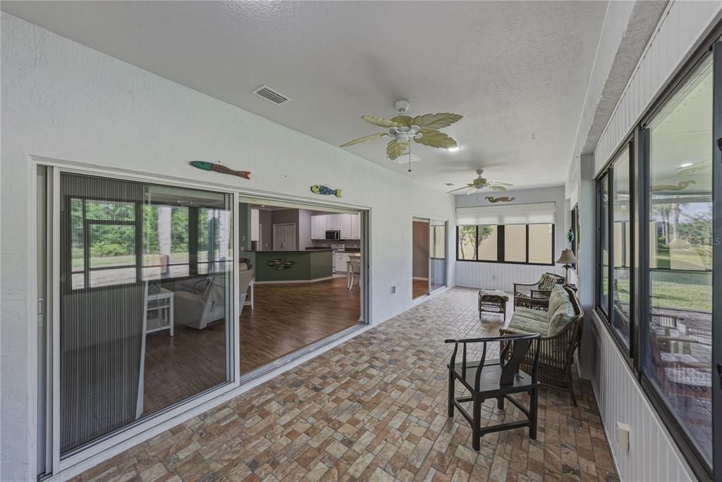 Activo con contrato: $299,900 (2 camas, 2 baños, 1784 Pies cuadrados)