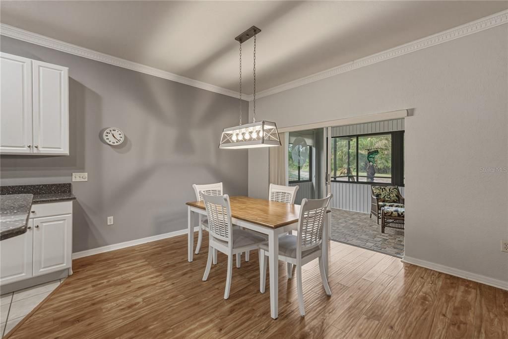 Activo con contrato: $299,900 (2 camas, 2 baños, 1784 Pies cuadrados)