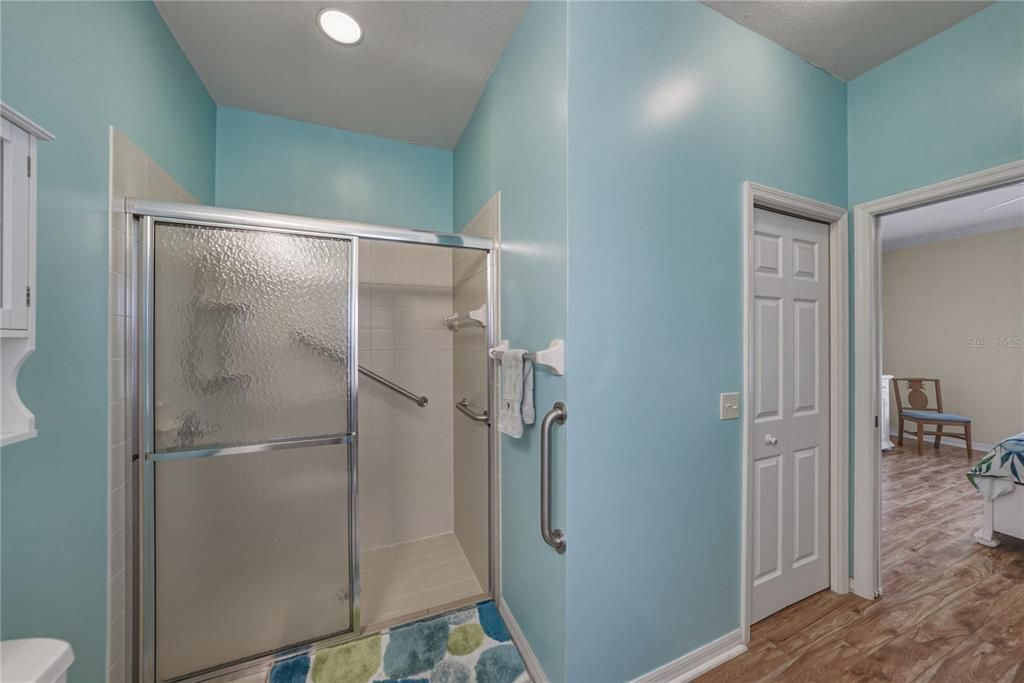 Activo con contrato: $299,900 (2 camas, 2 baños, 1784 Pies cuadrados)