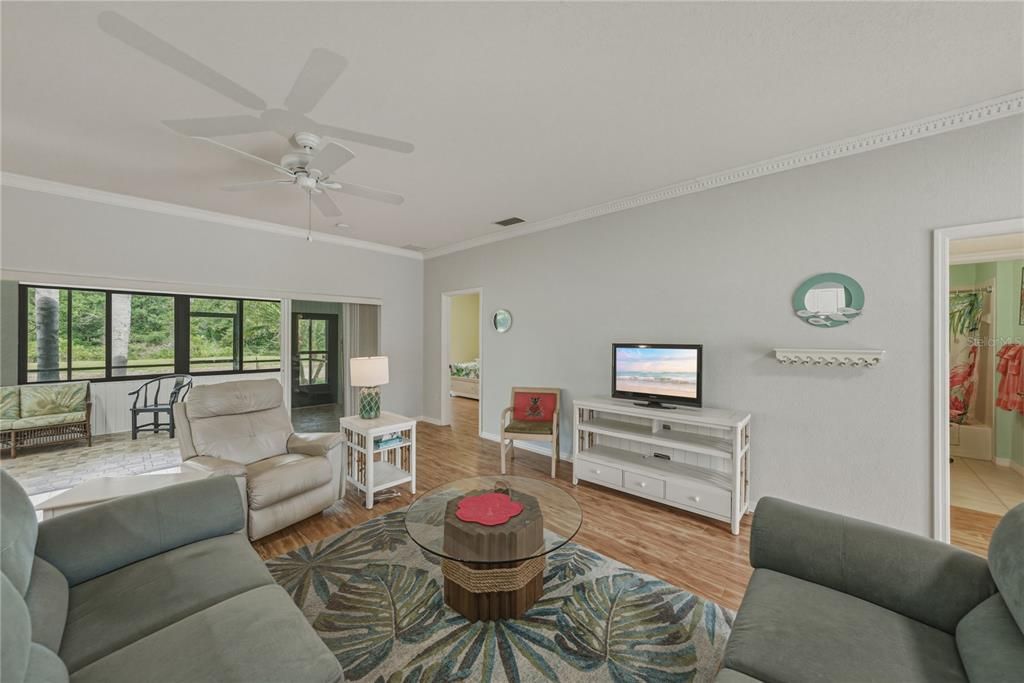 Activo con contrato: $299,900 (2 camas, 2 baños, 1784 Pies cuadrados)
