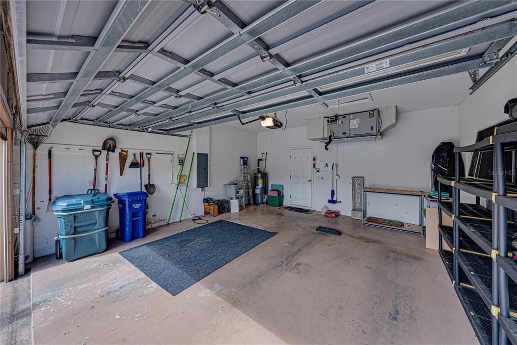 Activo con contrato: $299,900 (2 camas, 2 baños, 1784 Pies cuadrados)