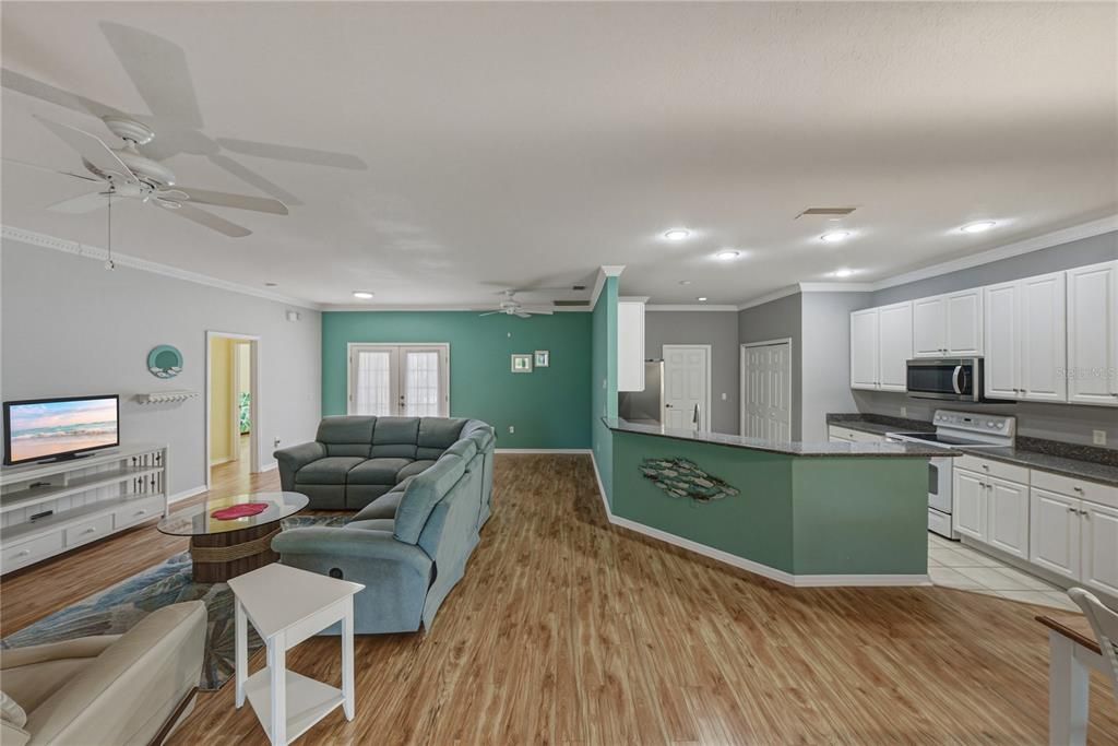 Activo con contrato: $299,900 (2 camas, 2 baños, 1784 Pies cuadrados)