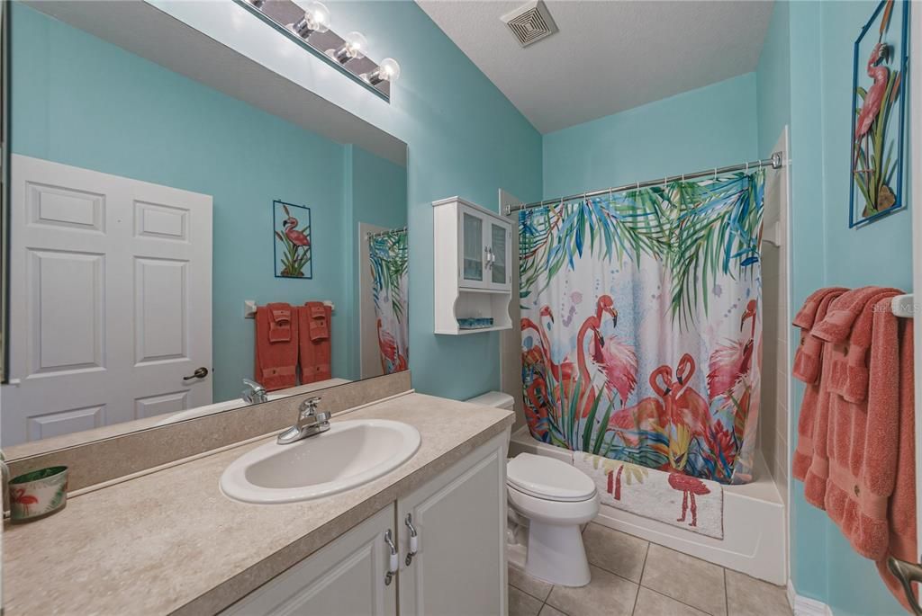 Activo con contrato: $299,900 (2 camas, 2 baños, 1784 Pies cuadrados)