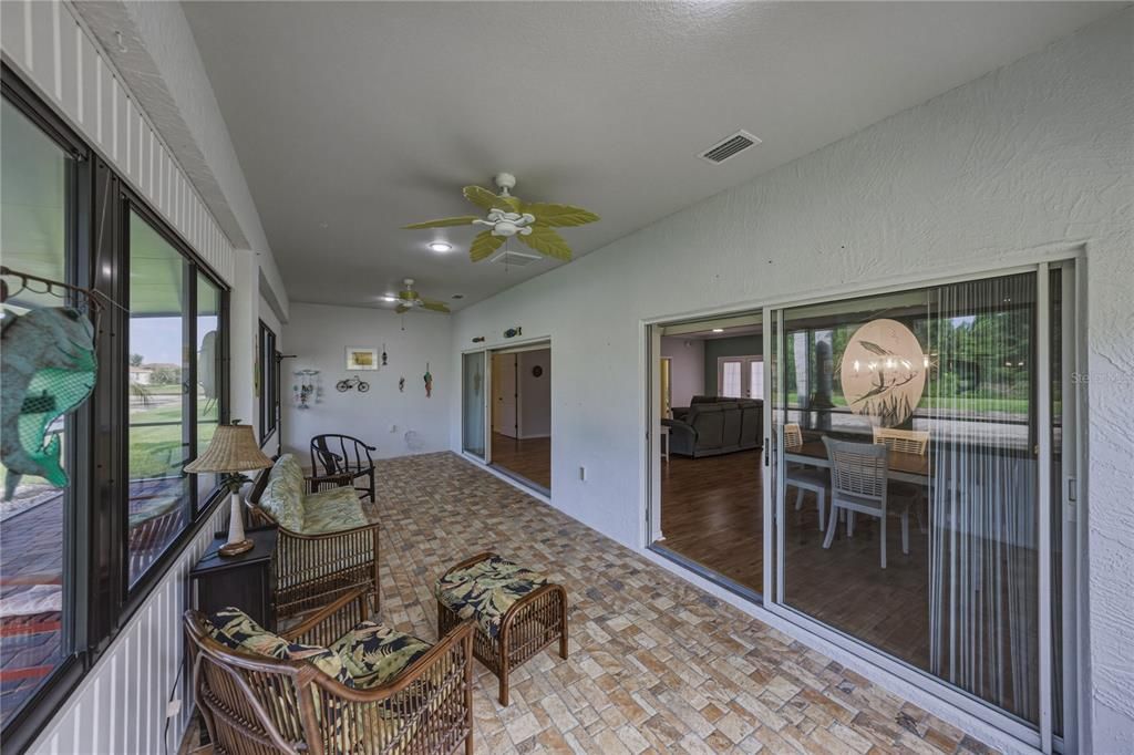 Activo con contrato: $299,900 (2 camas, 2 baños, 1784 Pies cuadrados)