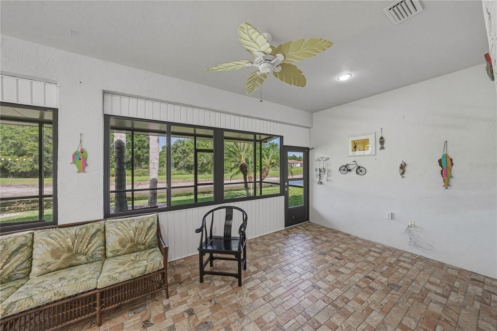 Activo con contrato: $299,900 (2 camas, 2 baños, 1784 Pies cuadrados)