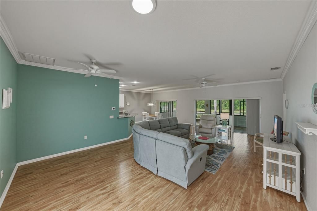 Activo con contrato: $299,900 (2 camas, 2 baños, 1784 Pies cuadrados)