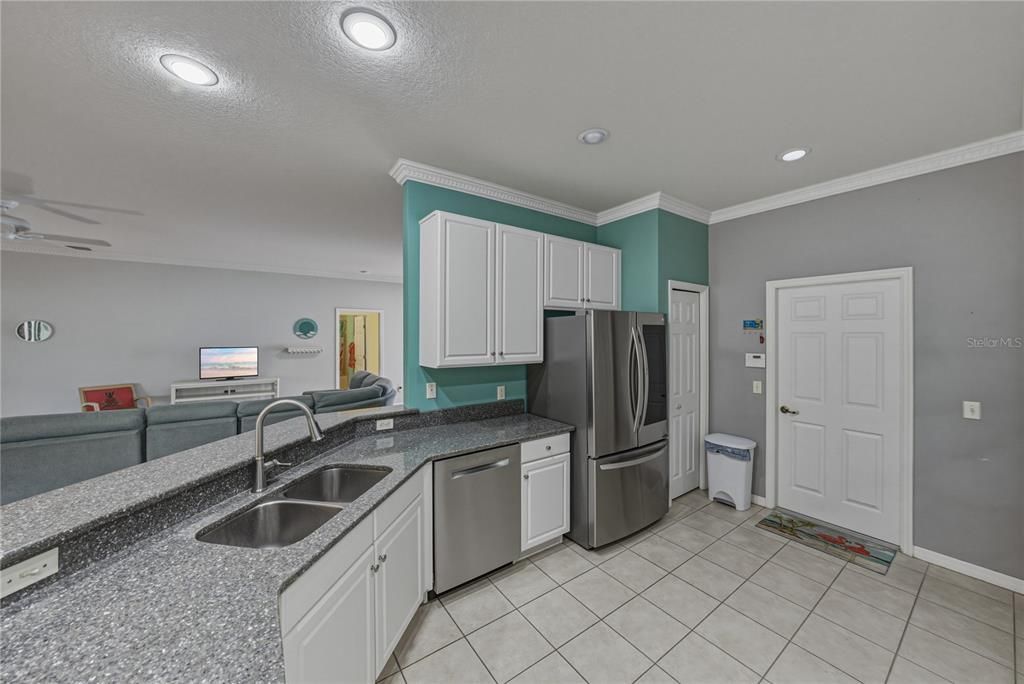 Activo con contrato: $299,900 (2 camas, 2 baños, 1784 Pies cuadrados)
