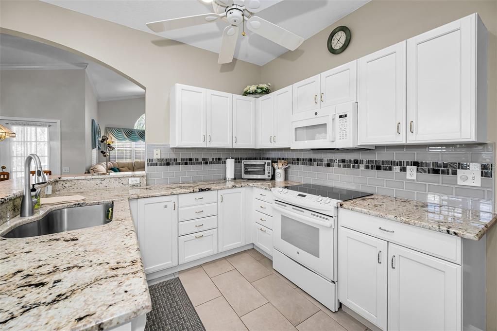 En Venta: $399,900 (2 camas, 2 baños, 1824 Pies cuadrados)