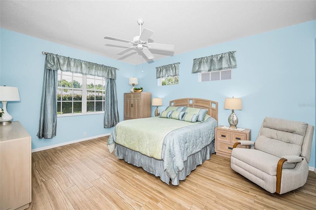 En Venta: $399,900 (2 camas, 2 baños, 1824 Pies cuadrados)