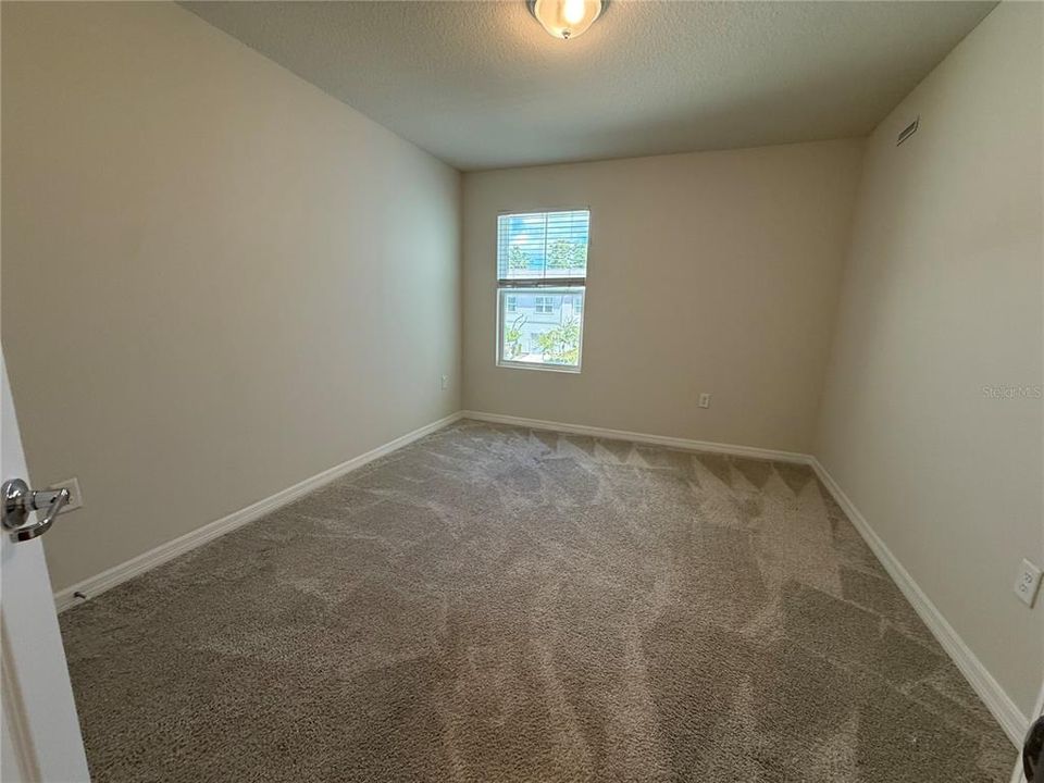 For Rent: $2,100 (3 beds, 2 baths, 1699 Square Feet)