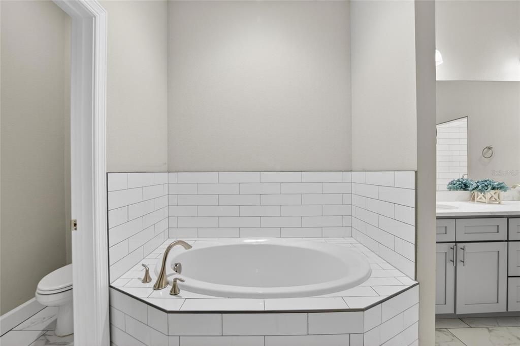 For Sale: $434,900 (3 beds, 2 baths, 2230 Square Feet)
