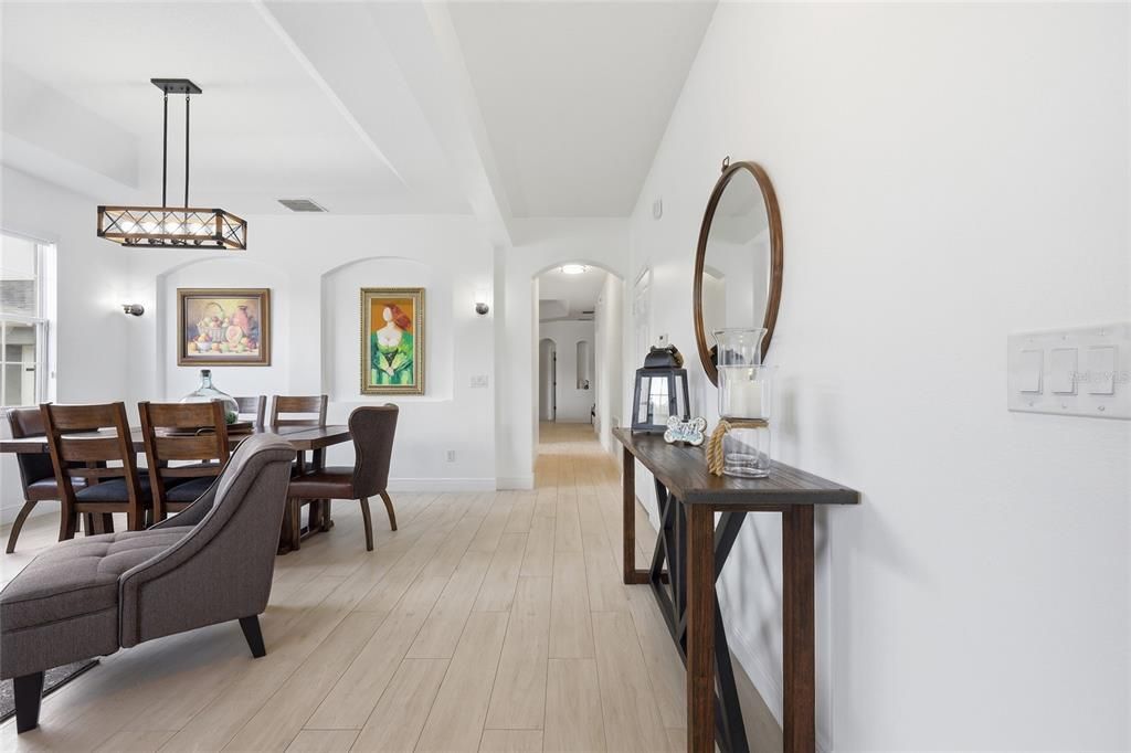 En Venta: $525,000 (3 camas, 2 baños, 2035 Pies cuadrados)