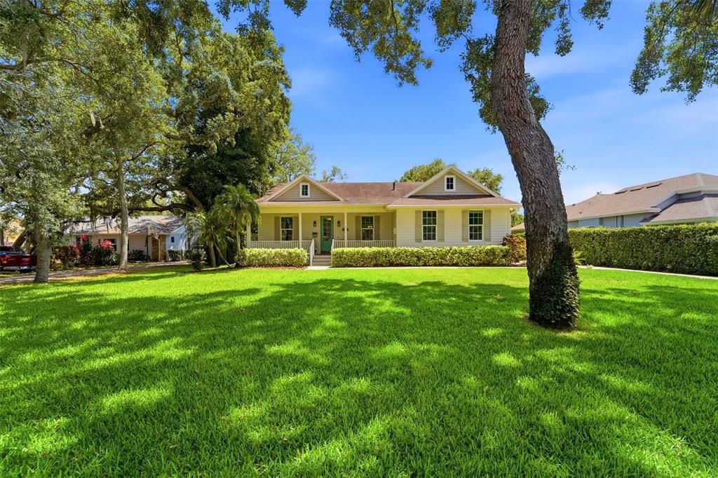 For Sale: $689,000 (3 beds, 2 baths, 1554 Square Feet)