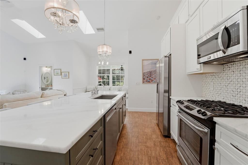 For Sale: $689,000 (3 beds, 2 baths, 1554 Square Feet)
