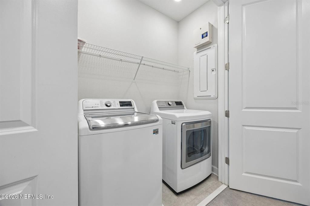 For Sale: $409,900 (3 beds, 2 baths, 1693 Square Feet)