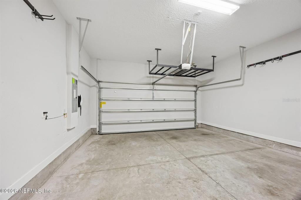 For Sale: $409,900 (3 beds, 2 baths, 1693 Square Feet)
