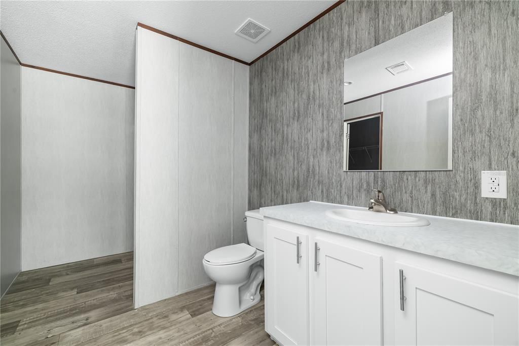 For Sale: $335,000 (4 beds, 2 baths, 1456 Square Feet)