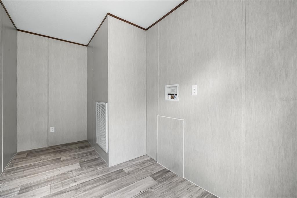 For Sale: $335,000 (4 beds, 2 baths, 1456 Square Feet)