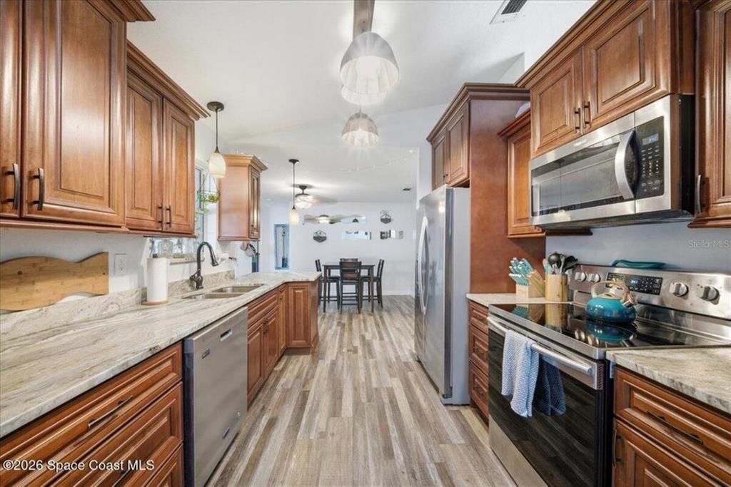 Activo con contrato: $344,000 (3 camas, 2 baños, 1352 Pies cuadrados)