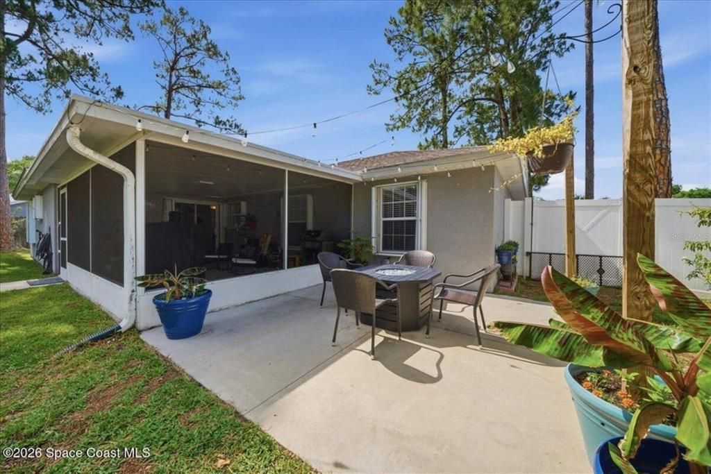 Activo con contrato: $344,000 (3 camas, 2 baños, 1352 Pies cuadrados)