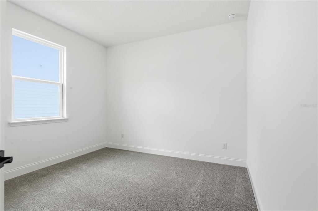 For Sale: $319,997 (4 beds, 2 baths, 1800 Square Feet)