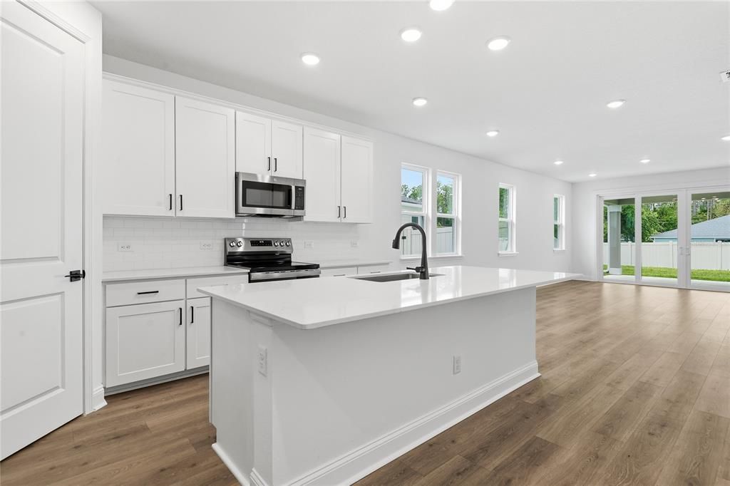 For Sale: $319,997 (4 beds, 2 baths, 1800 Square Feet)