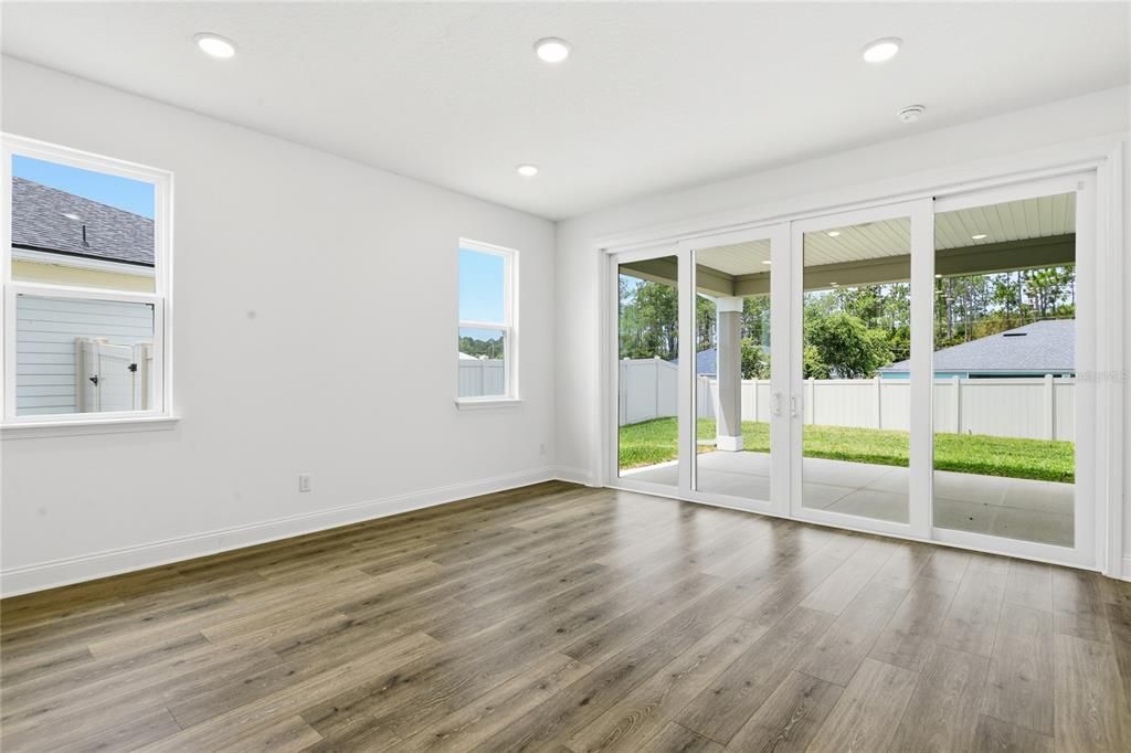 For Sale: $319,997 (4 beds, 2 baths, 1800 Square Feet)