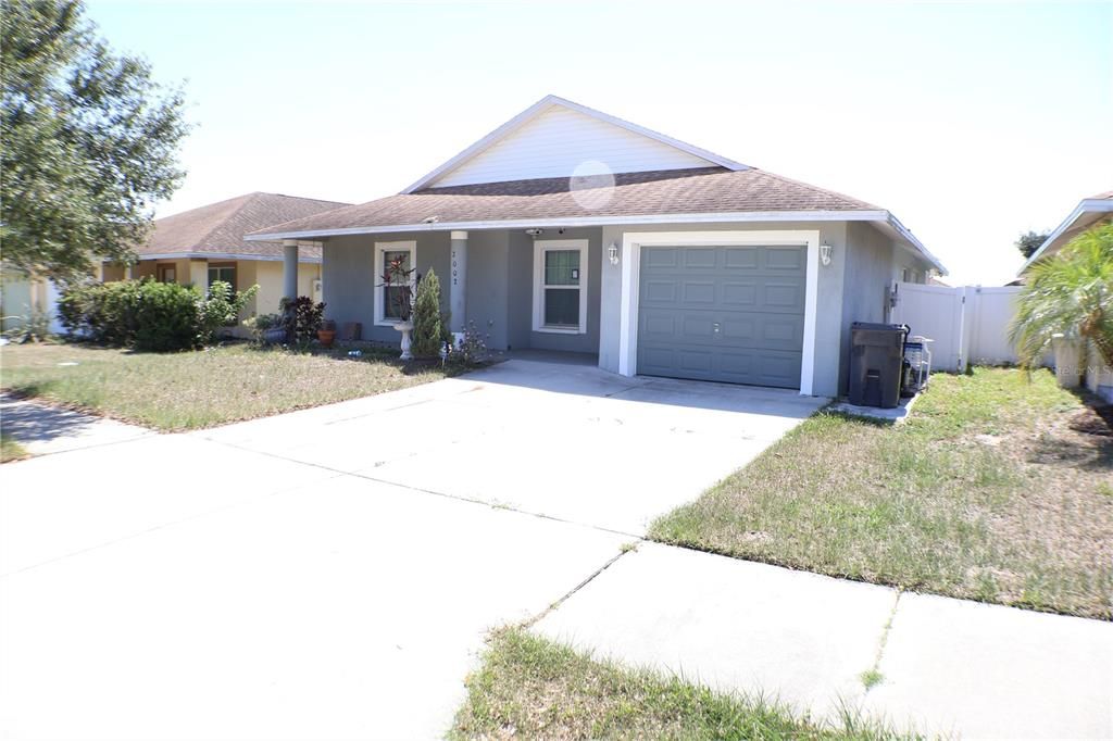 Activo con contrato: $189,000 (4 camas, 2 baños, 1599 Pies cuadrados)